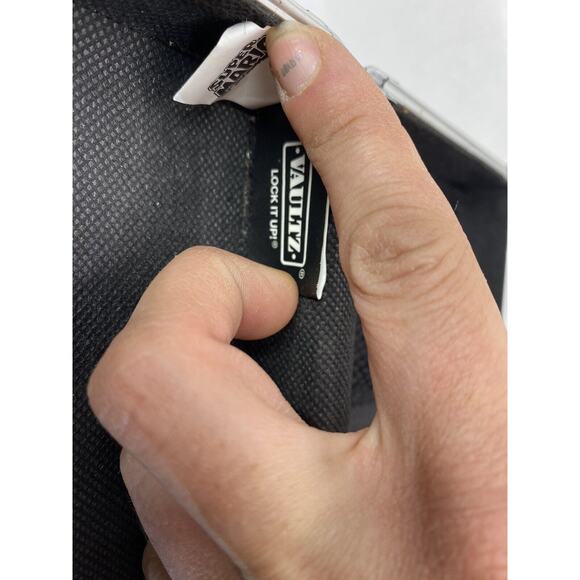 Super Mario Brothers Vaultz Lock it Up Case NO KEY Metal Stash Box Lined - Picture 6 of 13